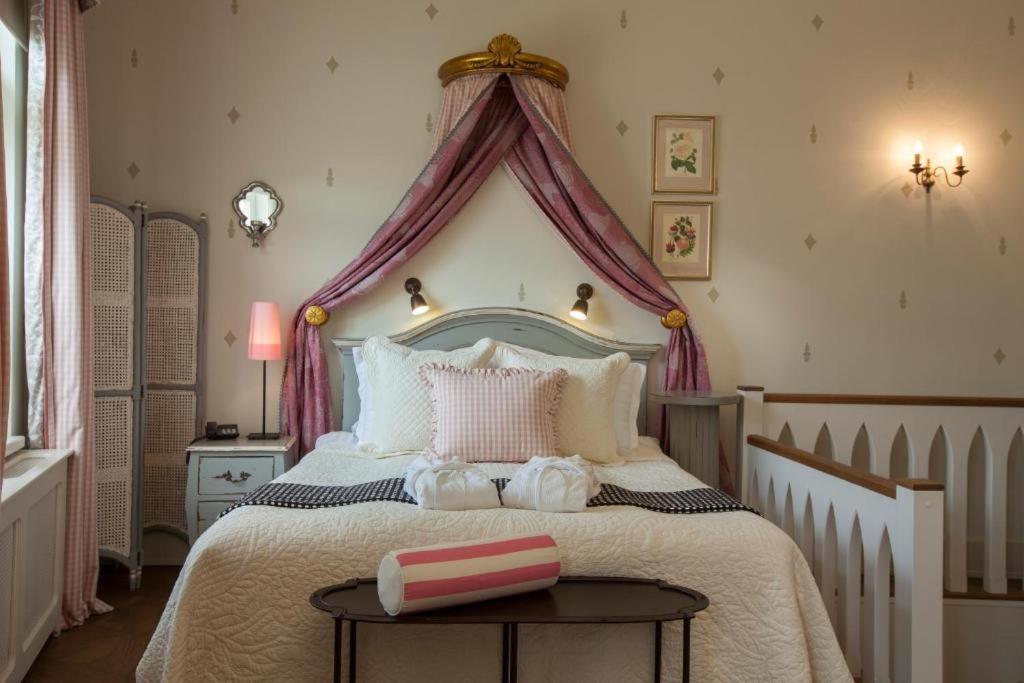 Amade Chateau Vrakúň Rom bilde